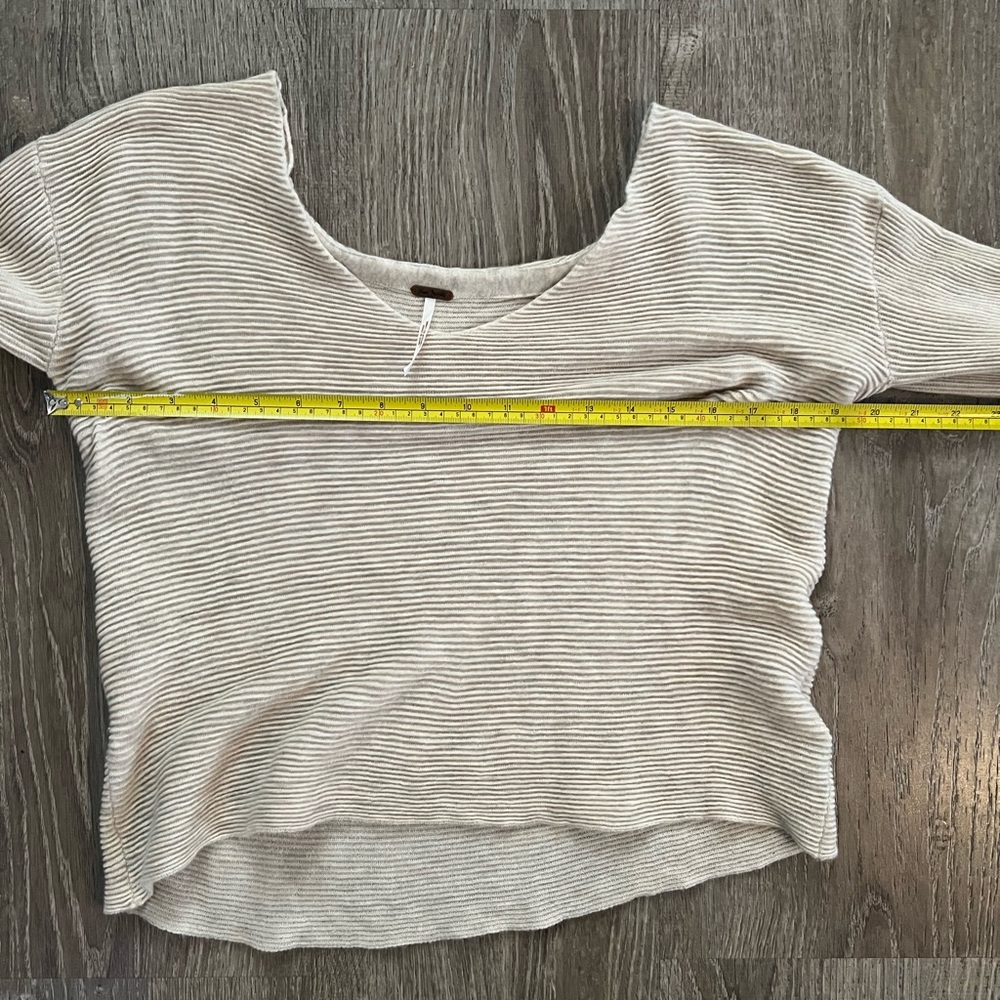 Free People Starman V Pullover Top In Ivory. - Picture 7 of 8